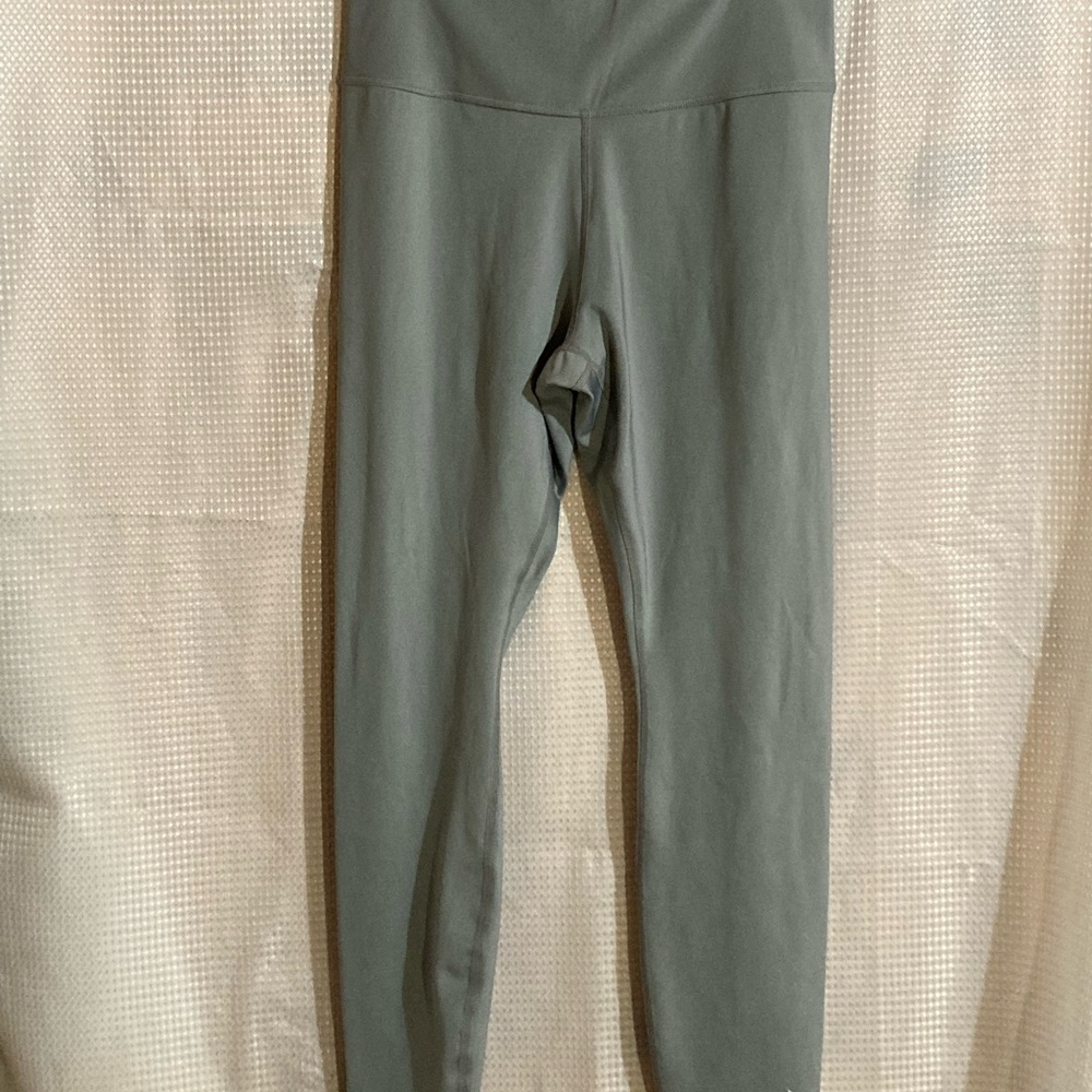 Nike Swoosh Reflective High Waist Running Leggings Dri-Fit Grey Medium Pockets